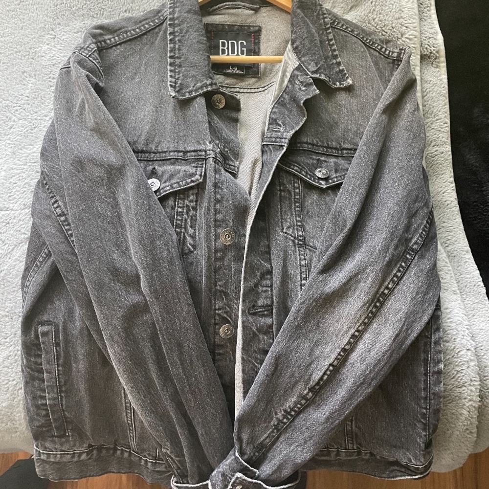 Urban Outfitters (BDG) - Black washed jean jacket